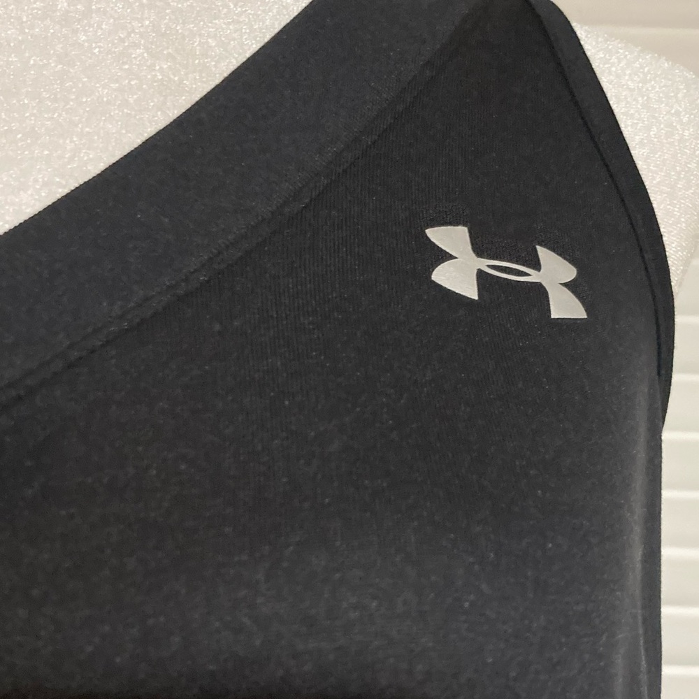 EUC Under Armour Semi-Fitted Razorback Heat Gear Size XL/TG/XG - Picture 6 of 10